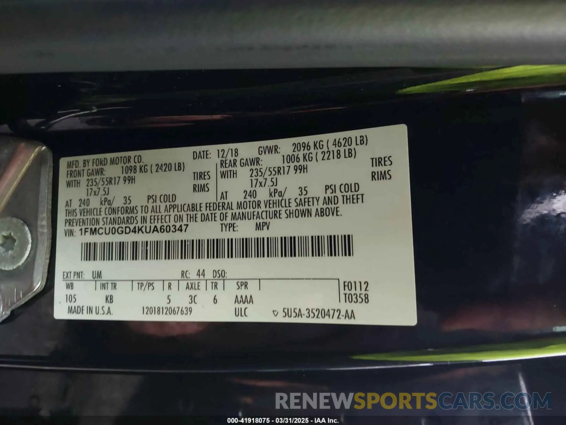 9 Photograph of a damaged car 1FMCU0GD4KUA60347 FORD ESCAPE 2019