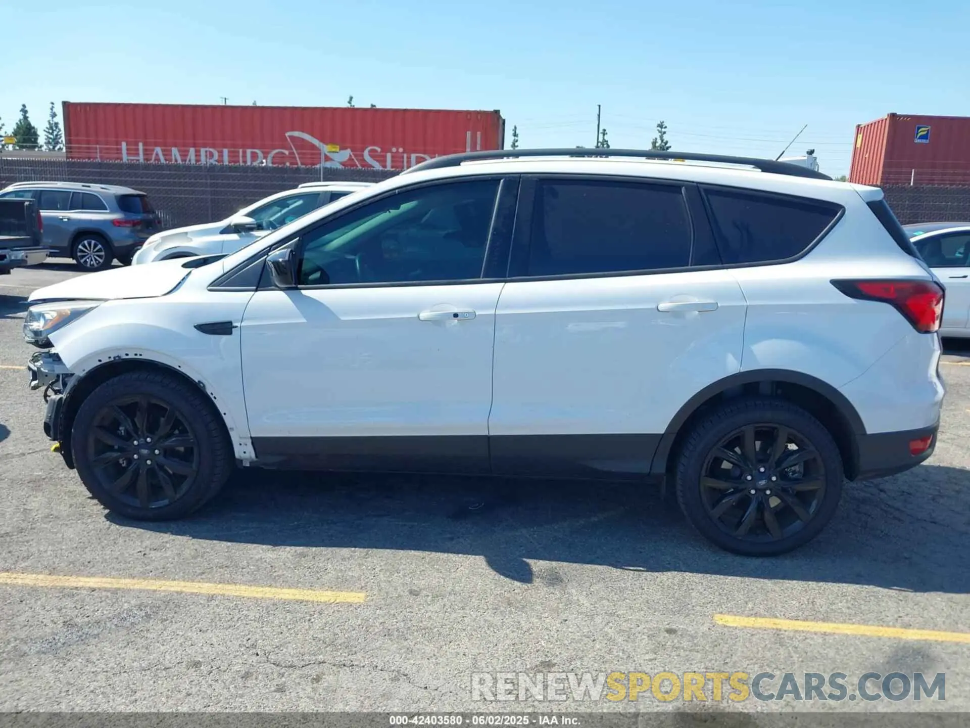 15 Photograph of a damaged car 1FMCU0GD4KUA80209 FORD ESCAPE 2019