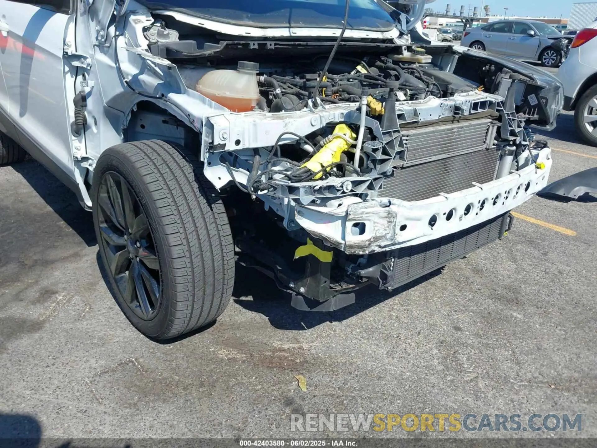 6 Photograph of a damaged car 1FMCU0GD4KUA80209 FORD ESCAPE 2019