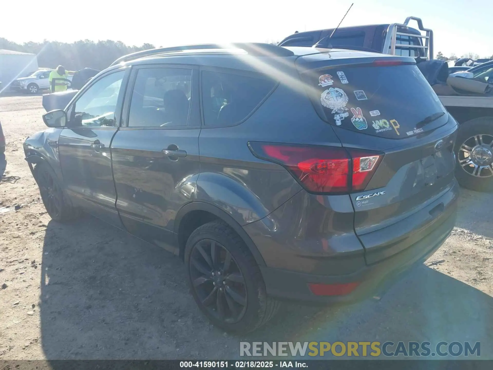 3 Photograph of a damaged car 1FMCU0GD4KUA91551 FORD ESCAPE 2019