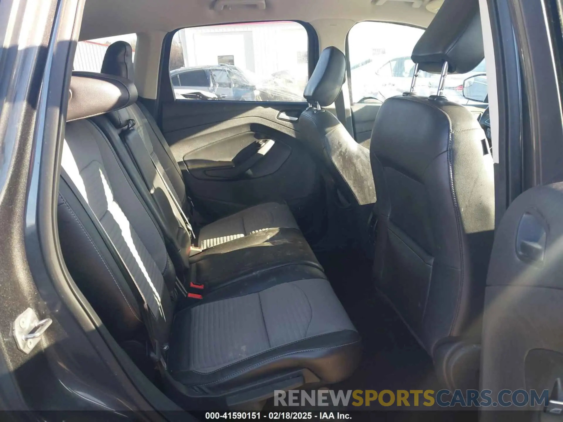 8 Photograph of a damaged car 1FMCU0GD4KUA91551 FORD ESCAPE 2019