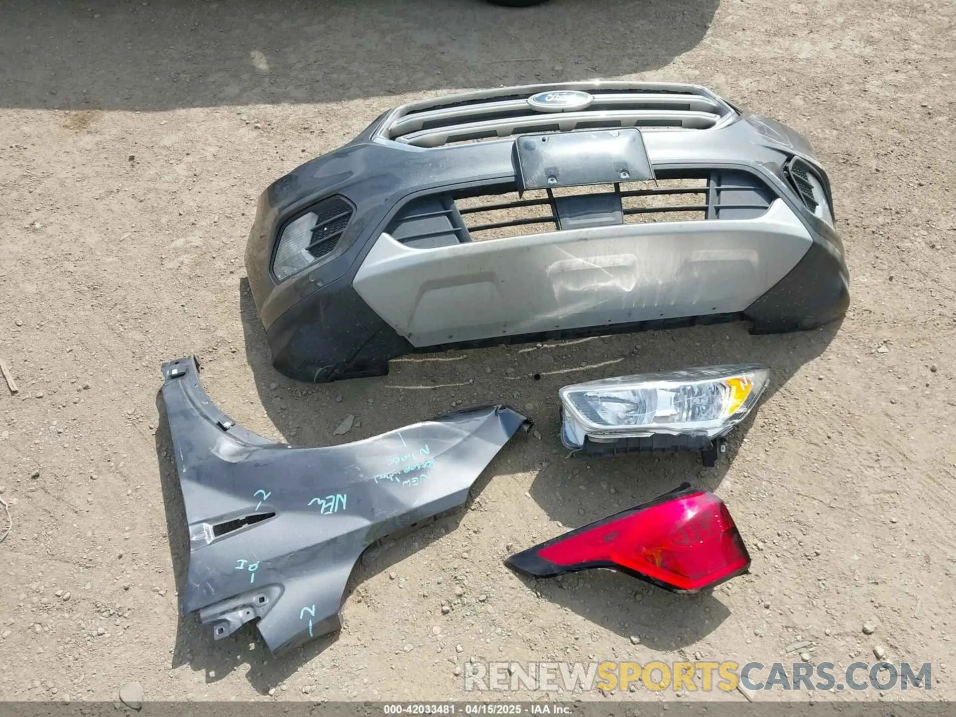 12 Photograph of a damaged car 1FMCU0GD4KUB05626 FORD ESCAPE 2019