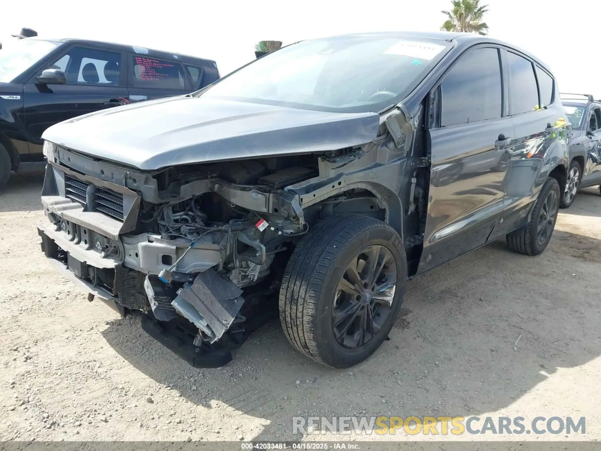 2 Photograph of a damaged car 1FMCU0GD4KUB05626 FORD ESCAPE 2019