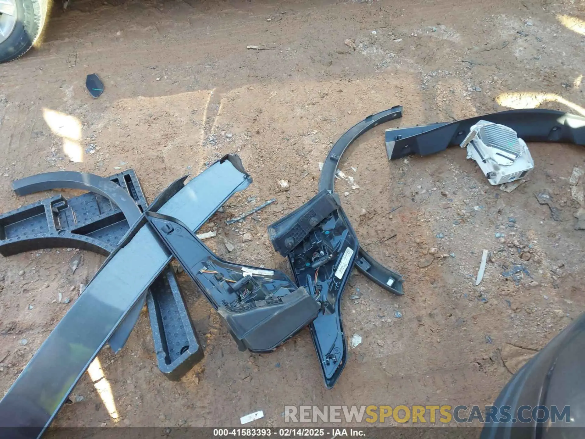 12 Photograph of a damaged car 1FMCU0GD4KUB20403 FORD ESCAPE 2019