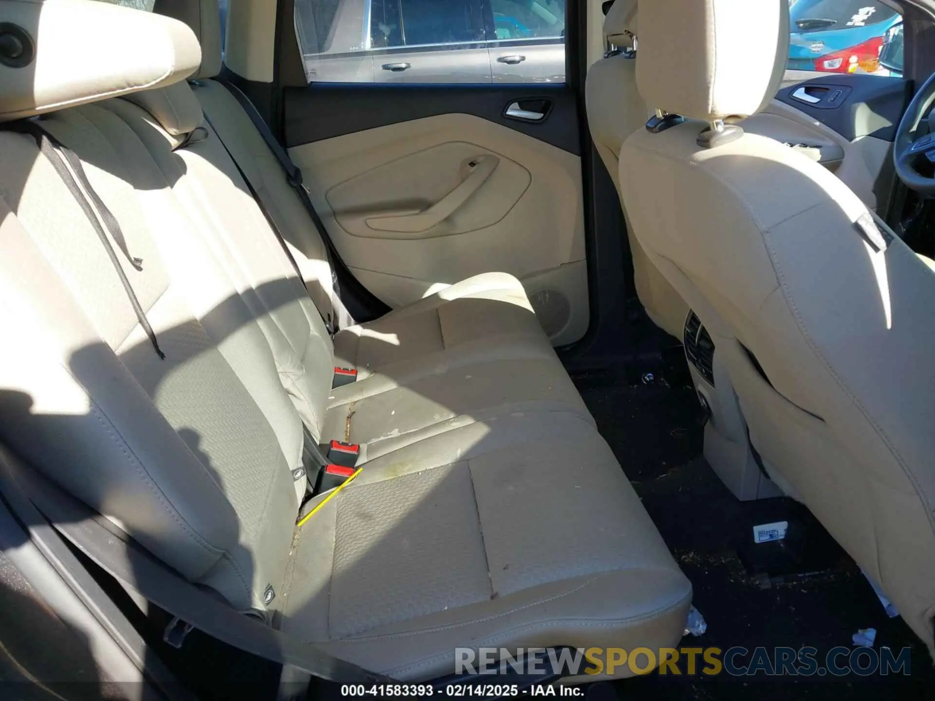 8 Photograph of a damaged car 1FMCU0GD4KUB20403 FORD ESCAPE 2019