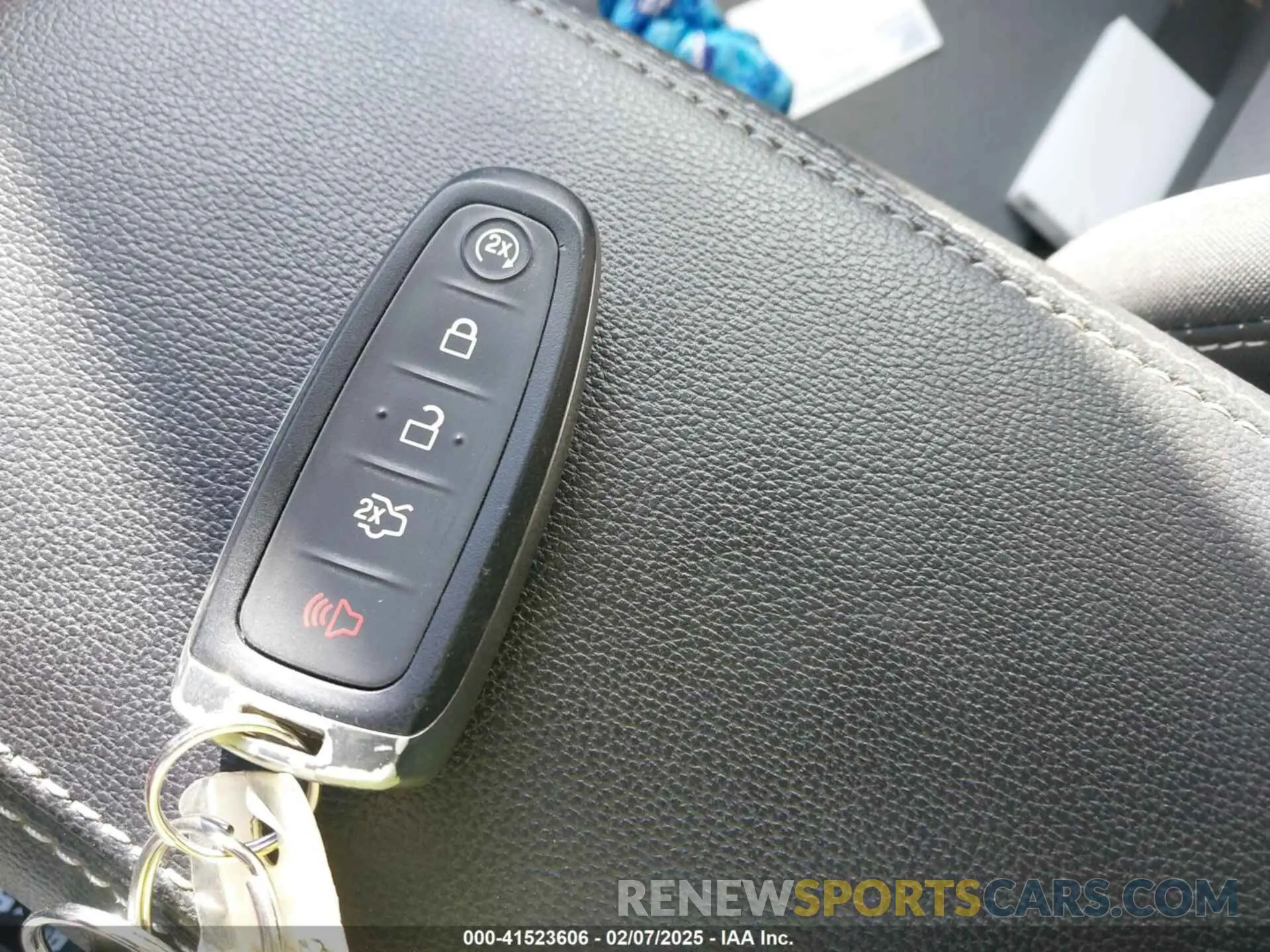 11 Photograph of a damaged car 1FMCU0GD4KUB25455 FORD ESCAPE 2019