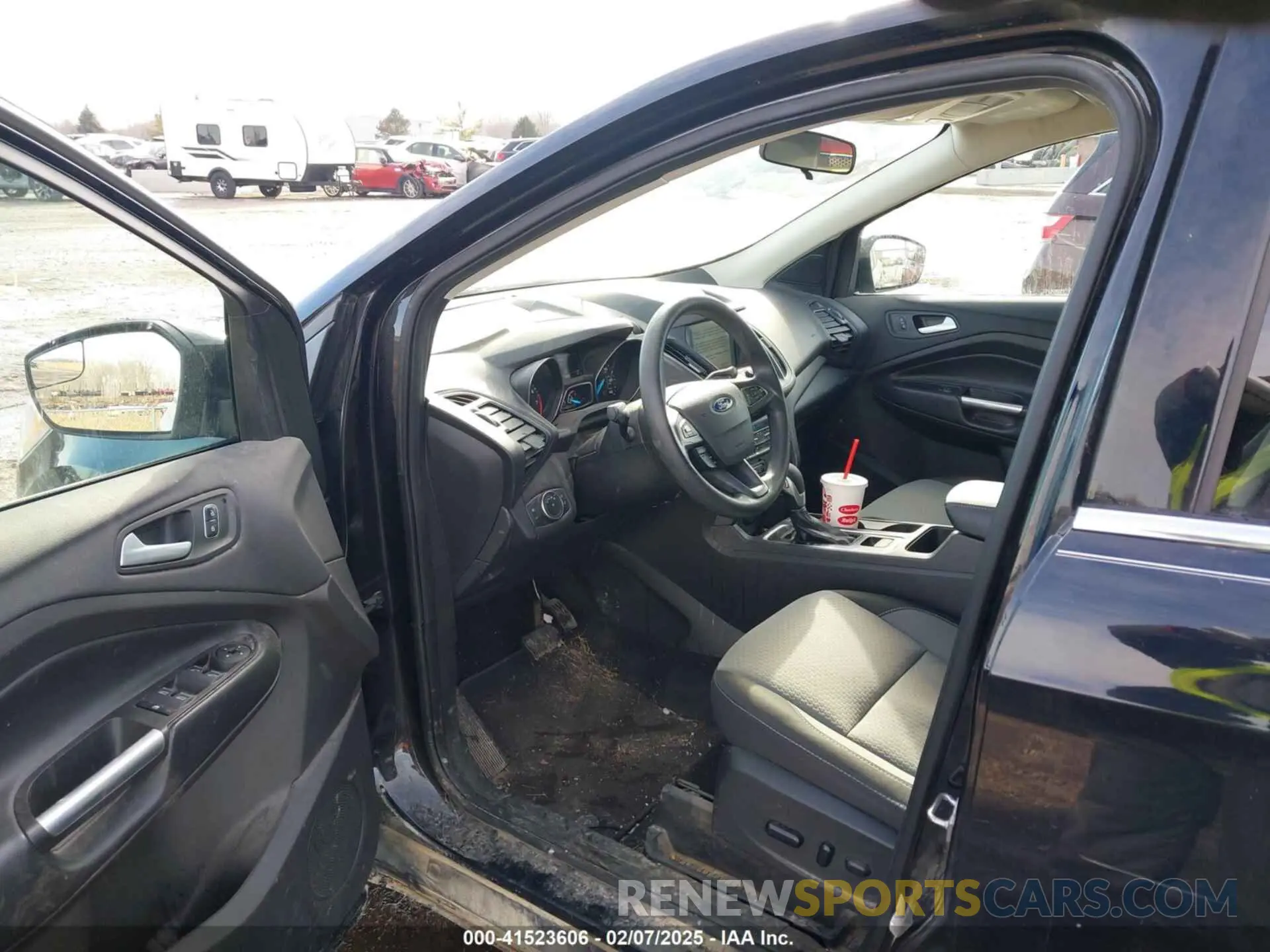 5 Photograph of a damaged car 1FMCU0GD4KUB25455 FORD ESCAPE 2019