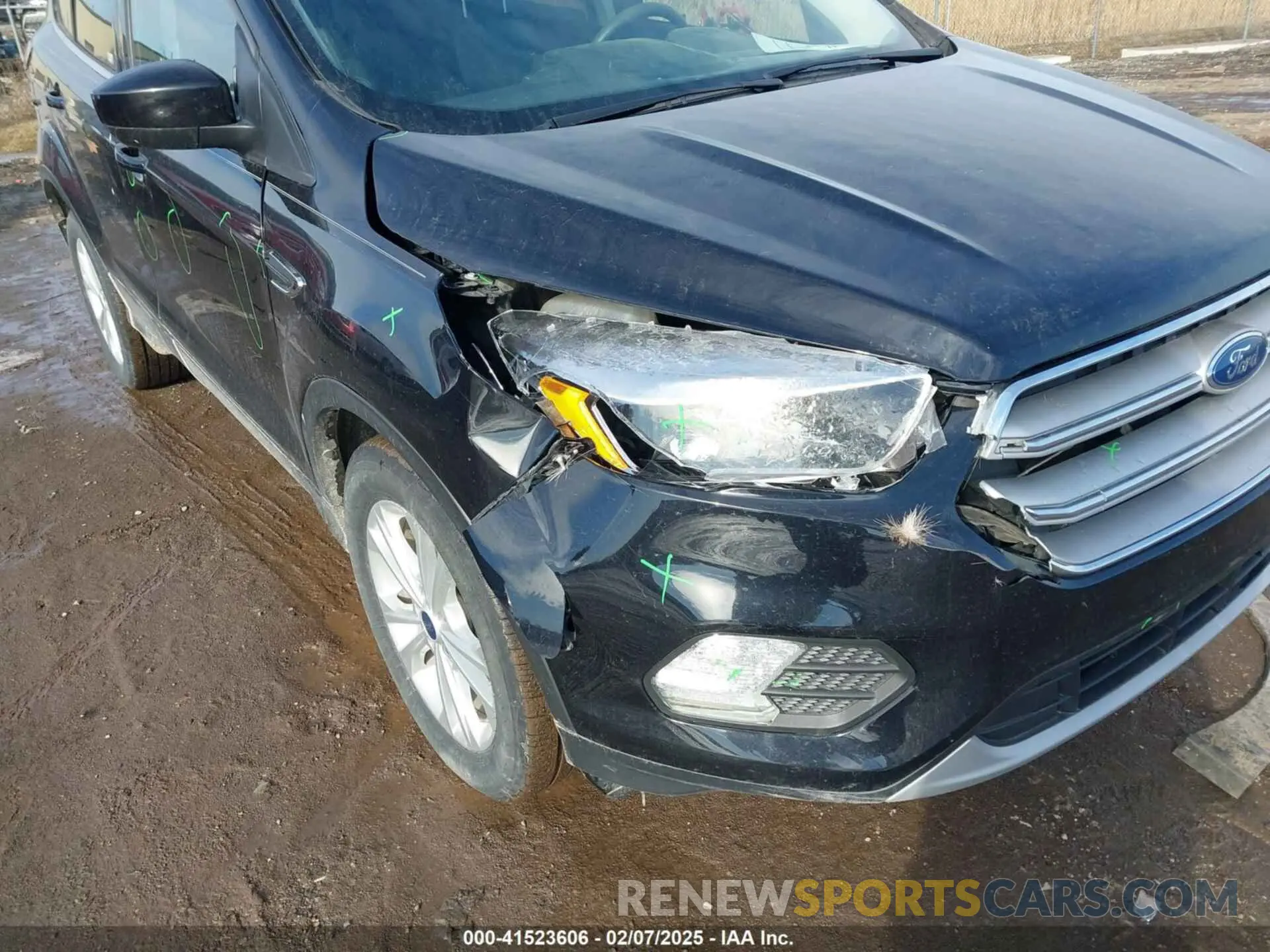 6 Photograph of a damaged car 1FMCU0GD4KUB25455 FORD ESCAPE 2019