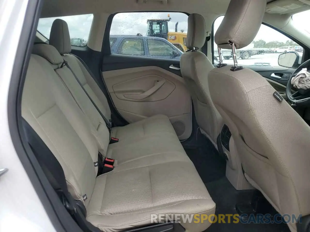 11 Photograph of a damaged car 1FMCU0GD4KUB30333 FORD ESCAPE 2019
