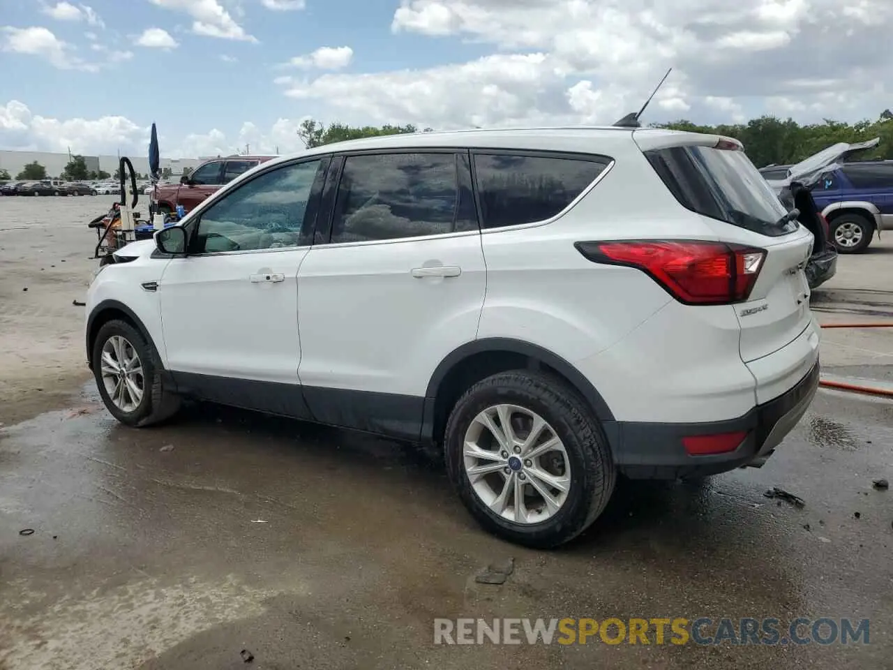 2 Photograph of a damaged car 1FMCU0GD4KUB30333 FORD ESCAPE 2019