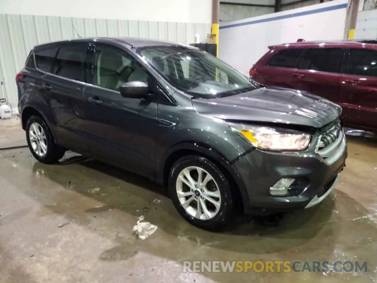 4 Photograph of a damaged car 1FMCU0GD4KUB64935 FORD ESCAPE 2019