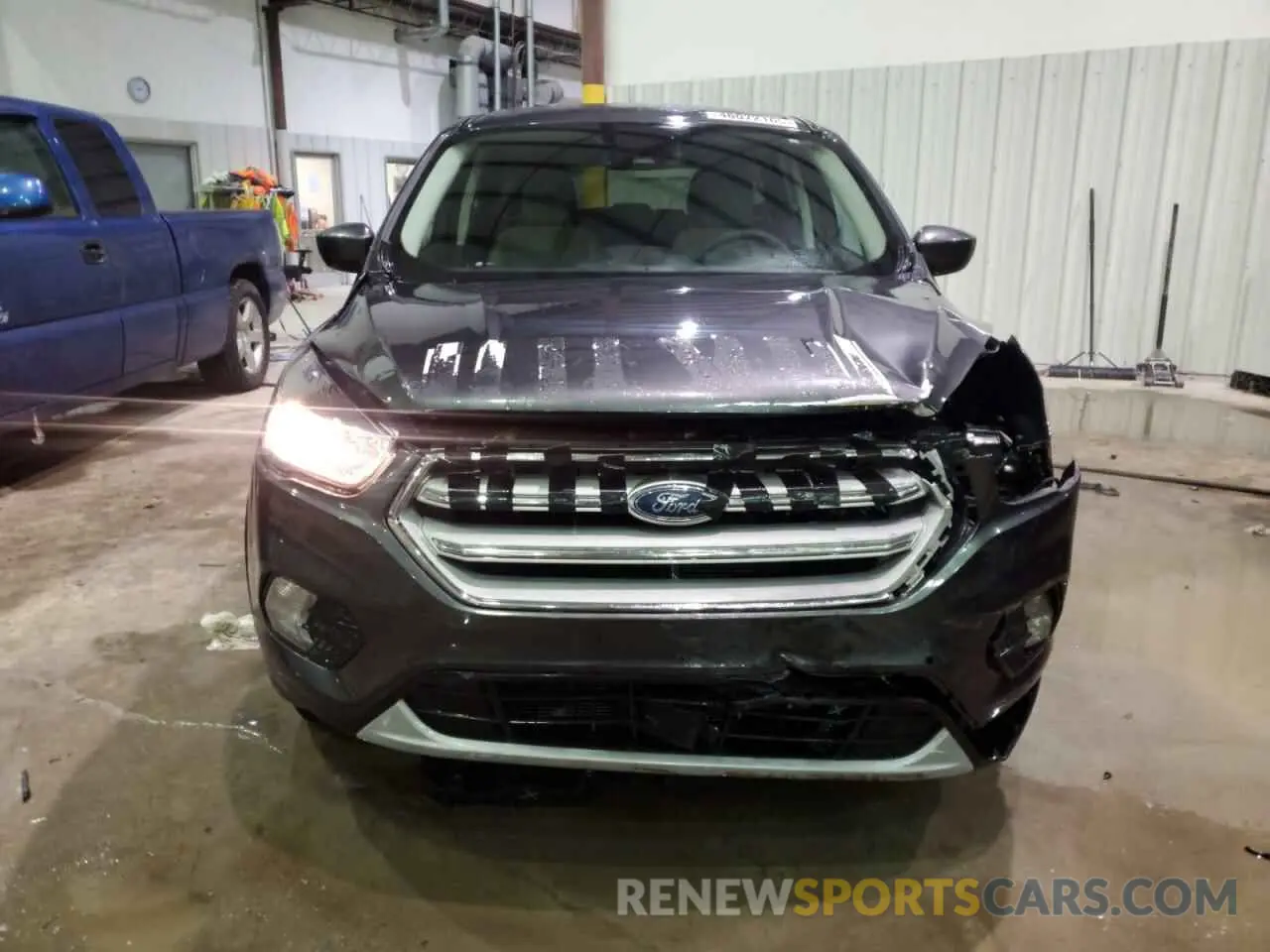 5 Photograph of a damaged car 1FMCU0GD4KUB64935 FORD ESCAPE 2019