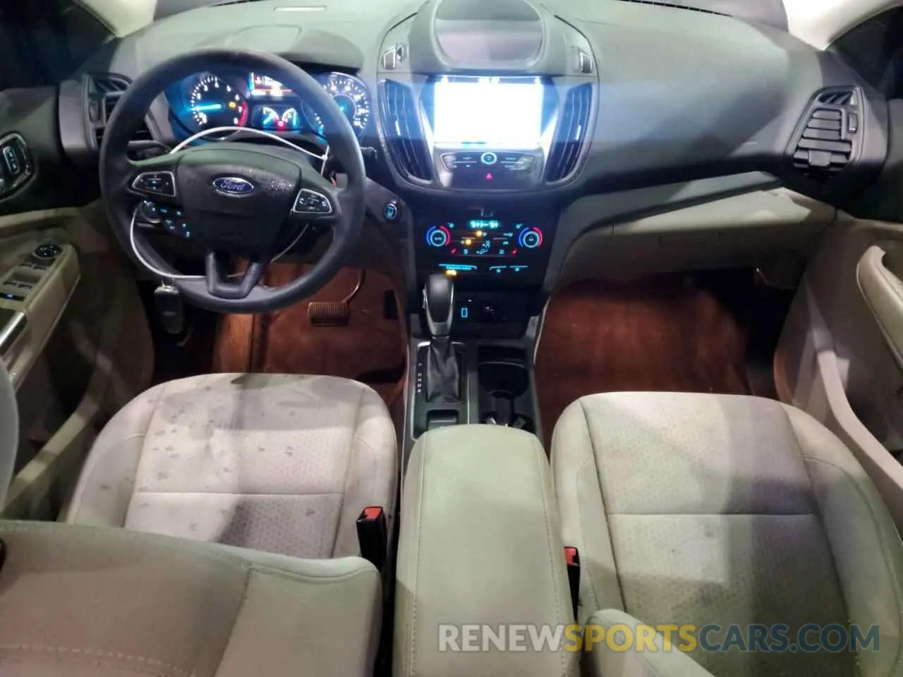 8 Photograph of a damaged car 1FMCU0GD4KUB64935 FORD ESCAPE 2019