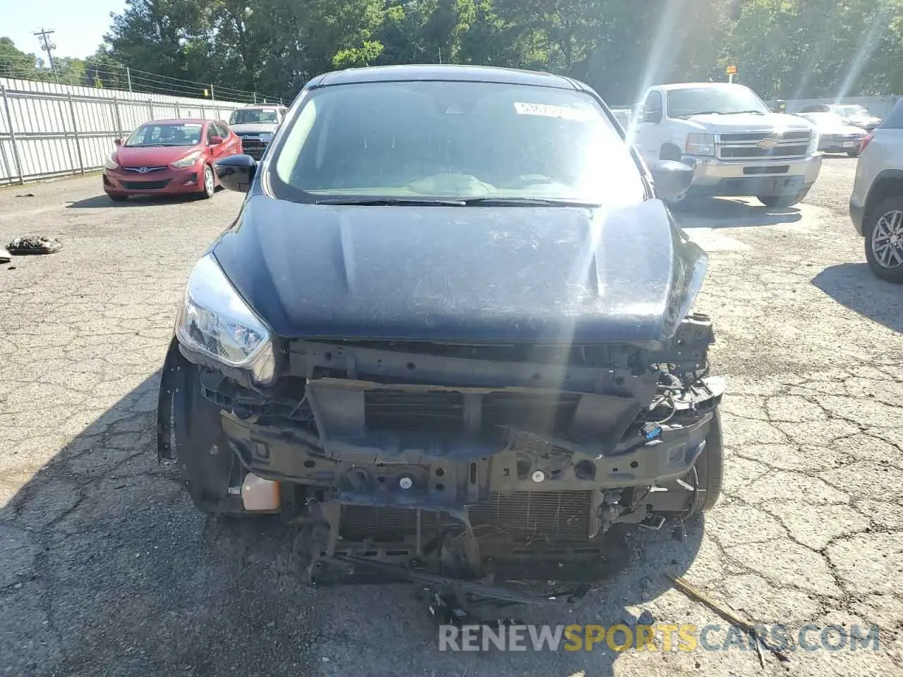 5 Photograph of a damaged car 1FMCU0GD4KUB65082 FORD ESCAPE 2019