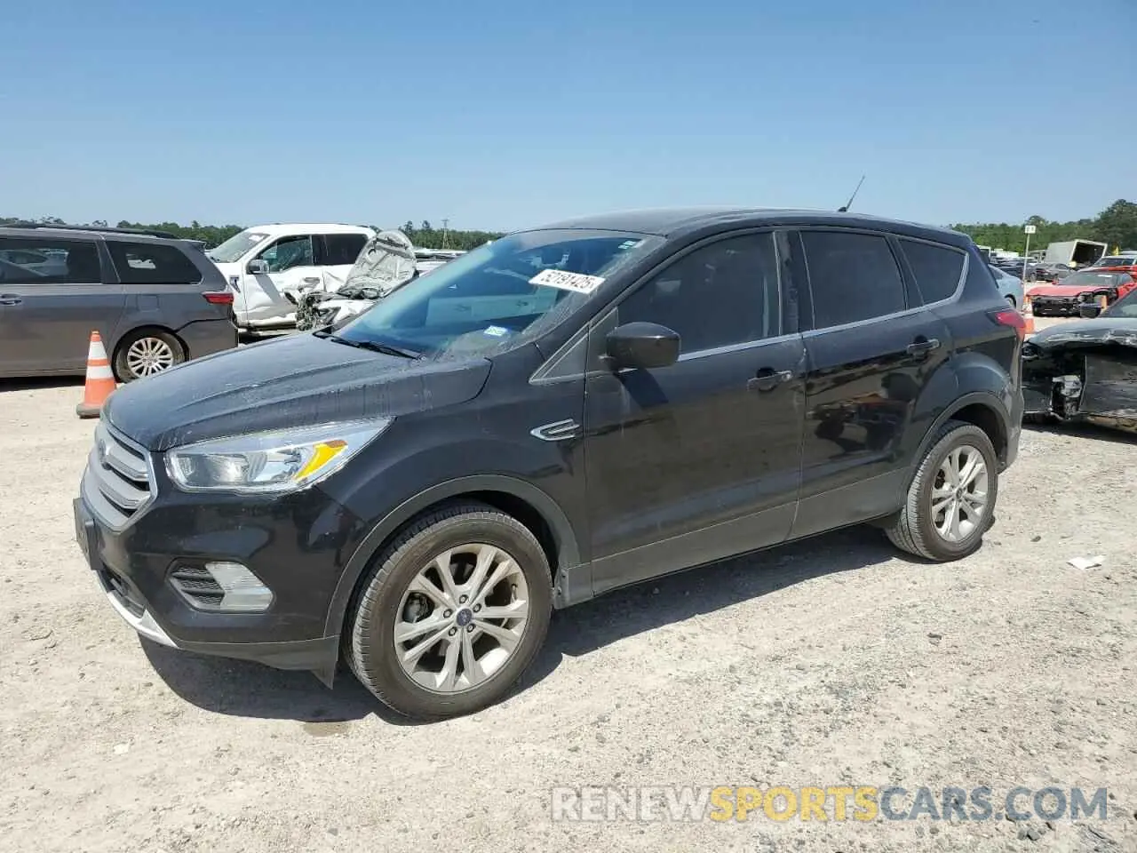 1 Photograph of a damaged car 1FMCU0GD4KUB77703 FORD ESCAPE 2019