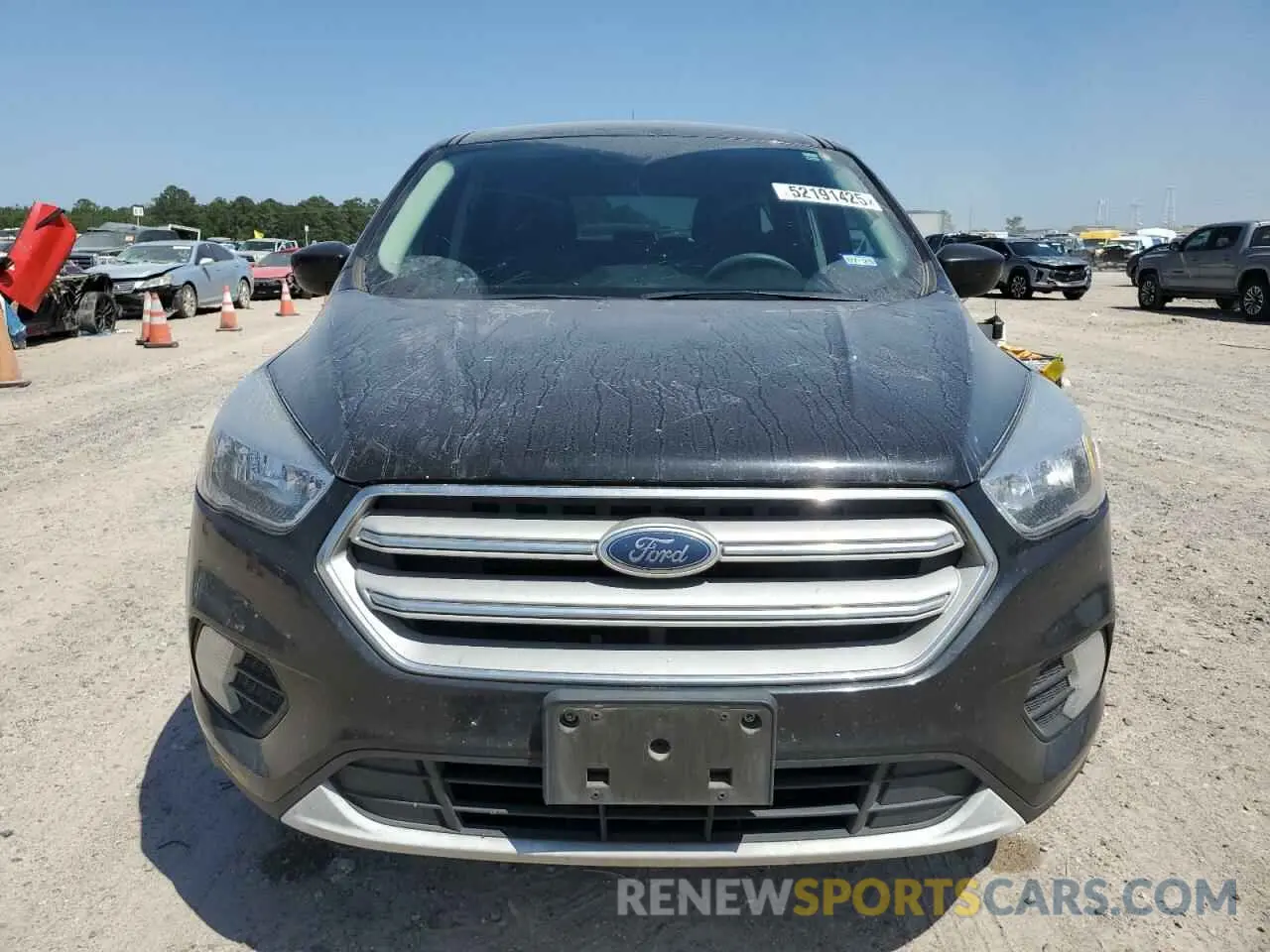 5 Photograph of a damaged car 1FMCU0GD4KUB77703 FORD ESCAPE 2019