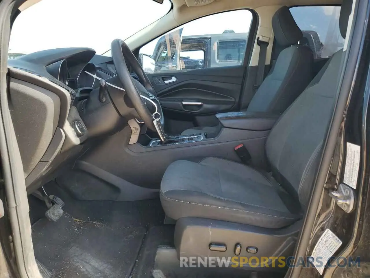 7 Photograph of a damaged car 1FMCU0GD4KUC02566 FORD ESCAPE 2019
