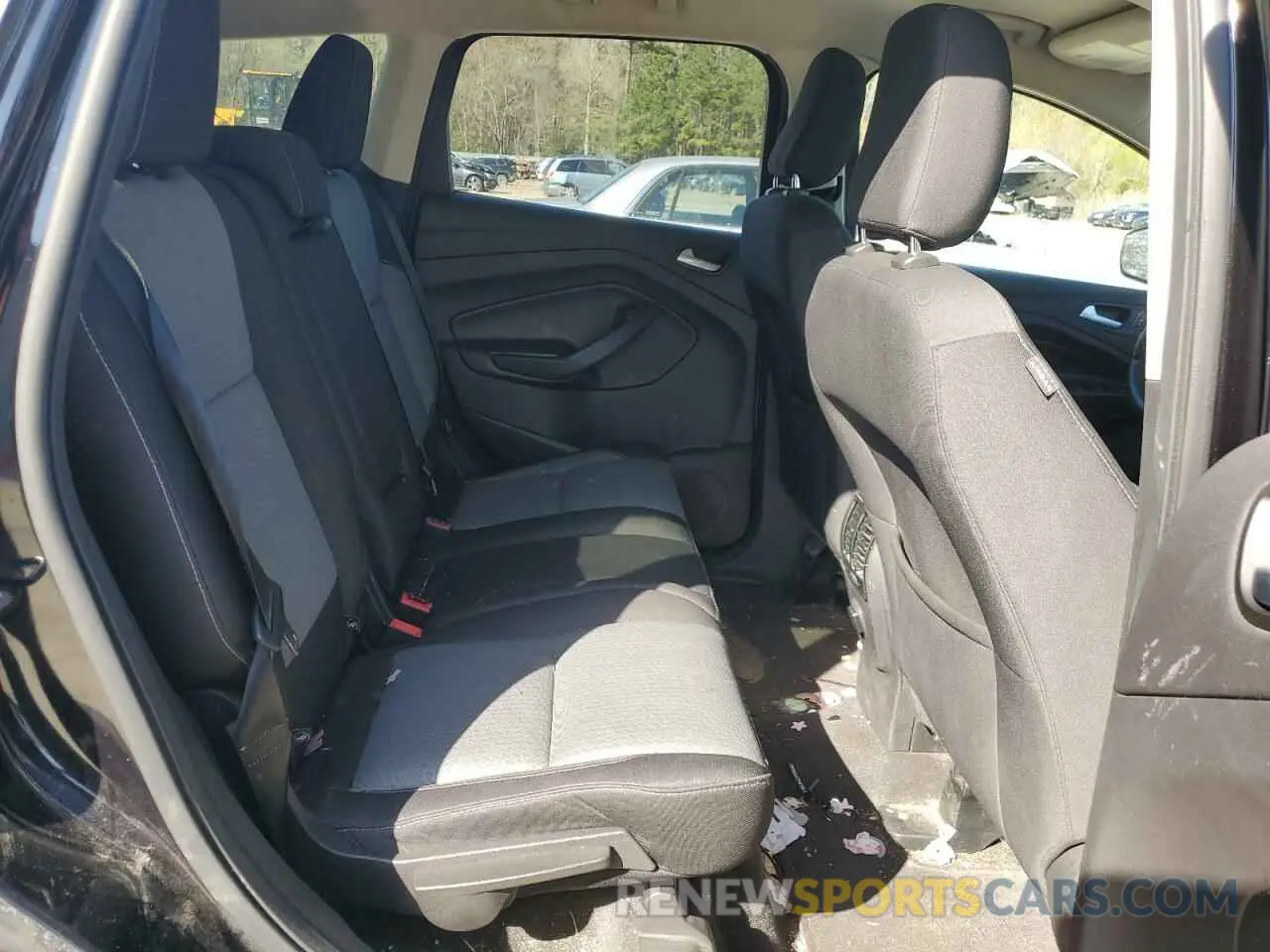 11 Photograph of a damaged car 1FMCU0GD4KUC20811 FORD ESCAPE 2019