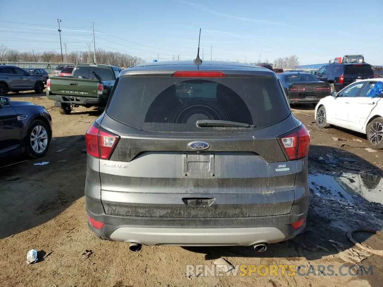 6 Photograph of a damaged car 1FMCU0GD5KUA15708 FORD ESCAPE 2019