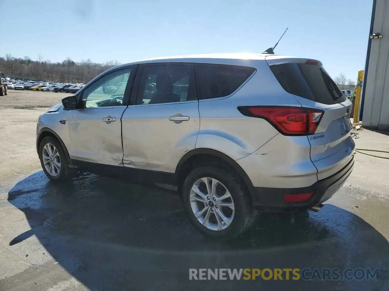 2 Photograph of a damaged car 1FMCU0GD5KUA32704 FORD ESCAPE 2019