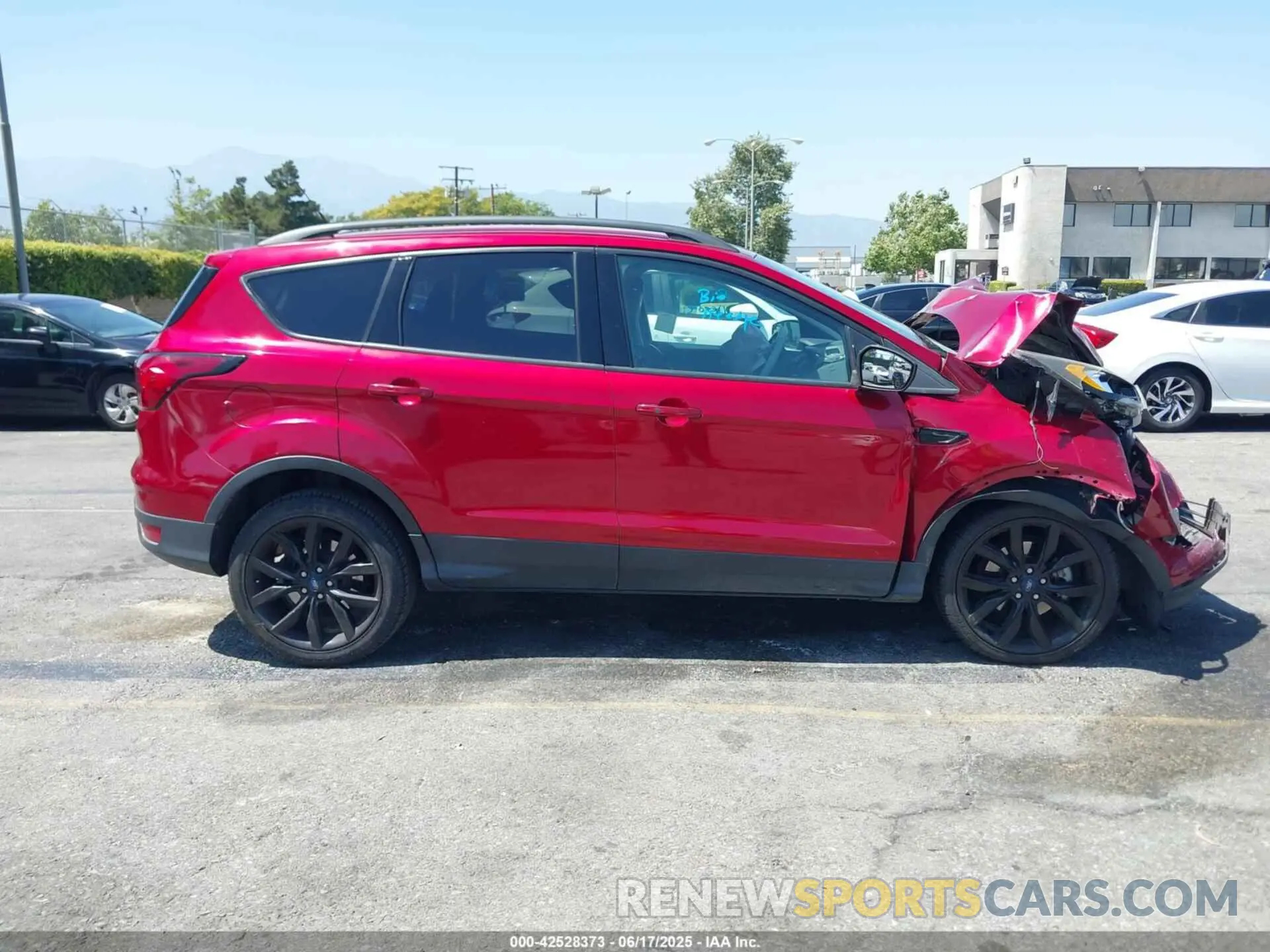 12 Photograph of a damaged car 1FMCU0GD5KUA36073 FORD ESCAPE 2019