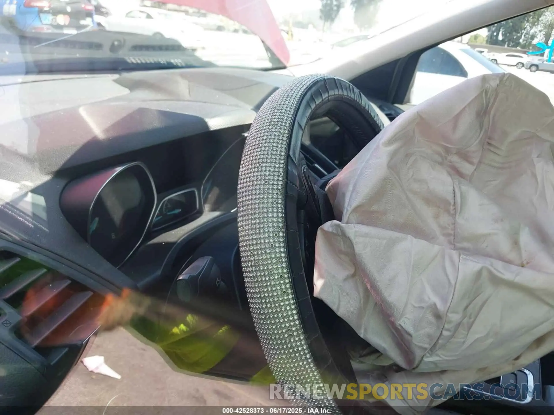 14 Photograph of a damaged car 1FMCU0GD5KUA36073 FORD ESCAPE 2019