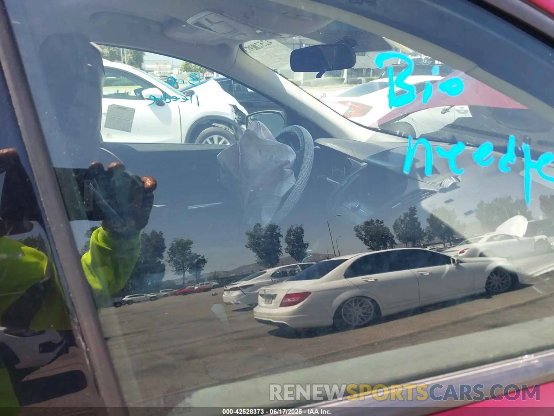 5 Photograph of a damaged car 1FMCU0GD5KUA36073 FORD ESCAPE 2019