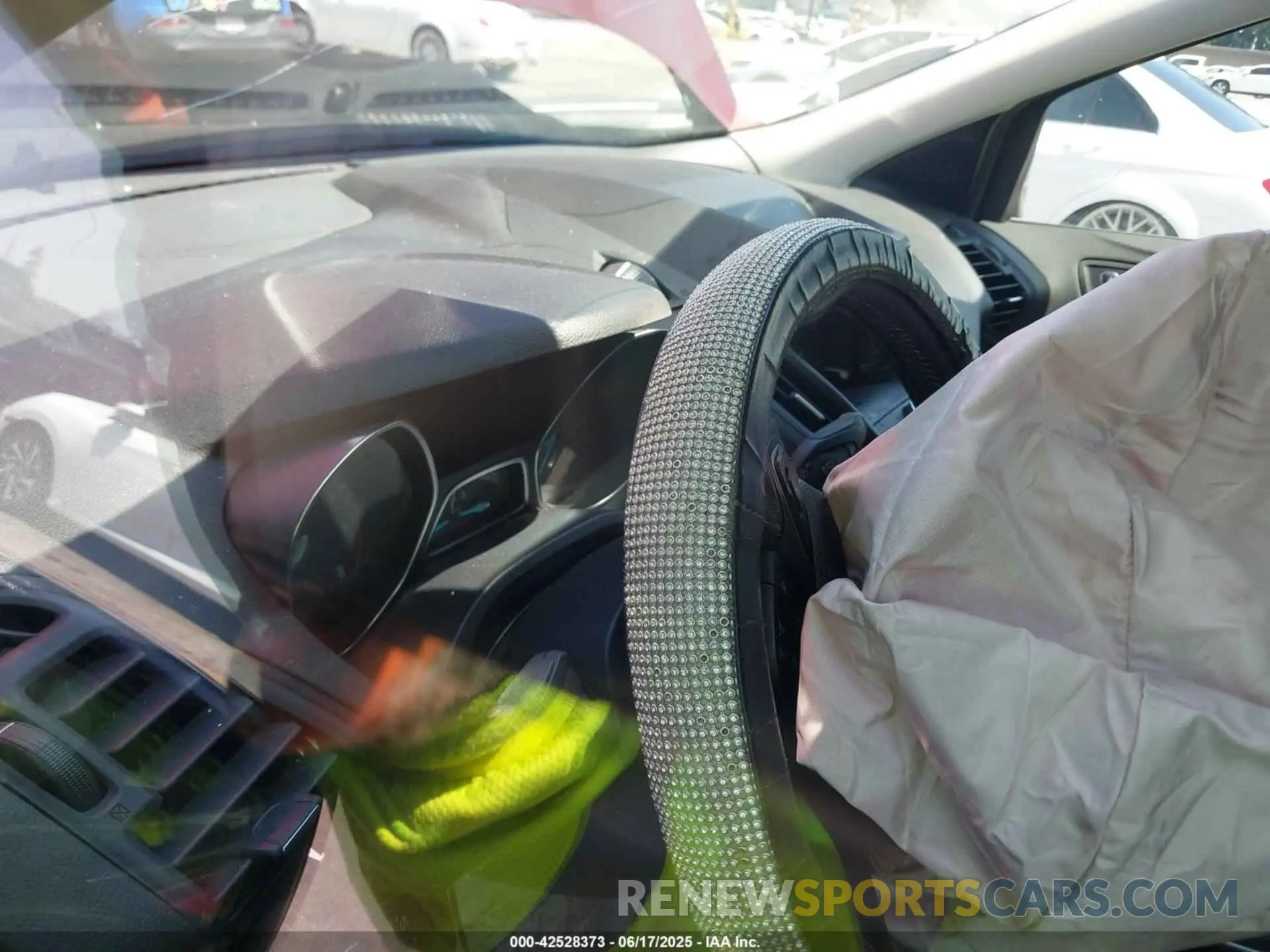 7 Photograph of a damaged car 1FMCU0GD5KUA36073 FORD ESCAPE 2019