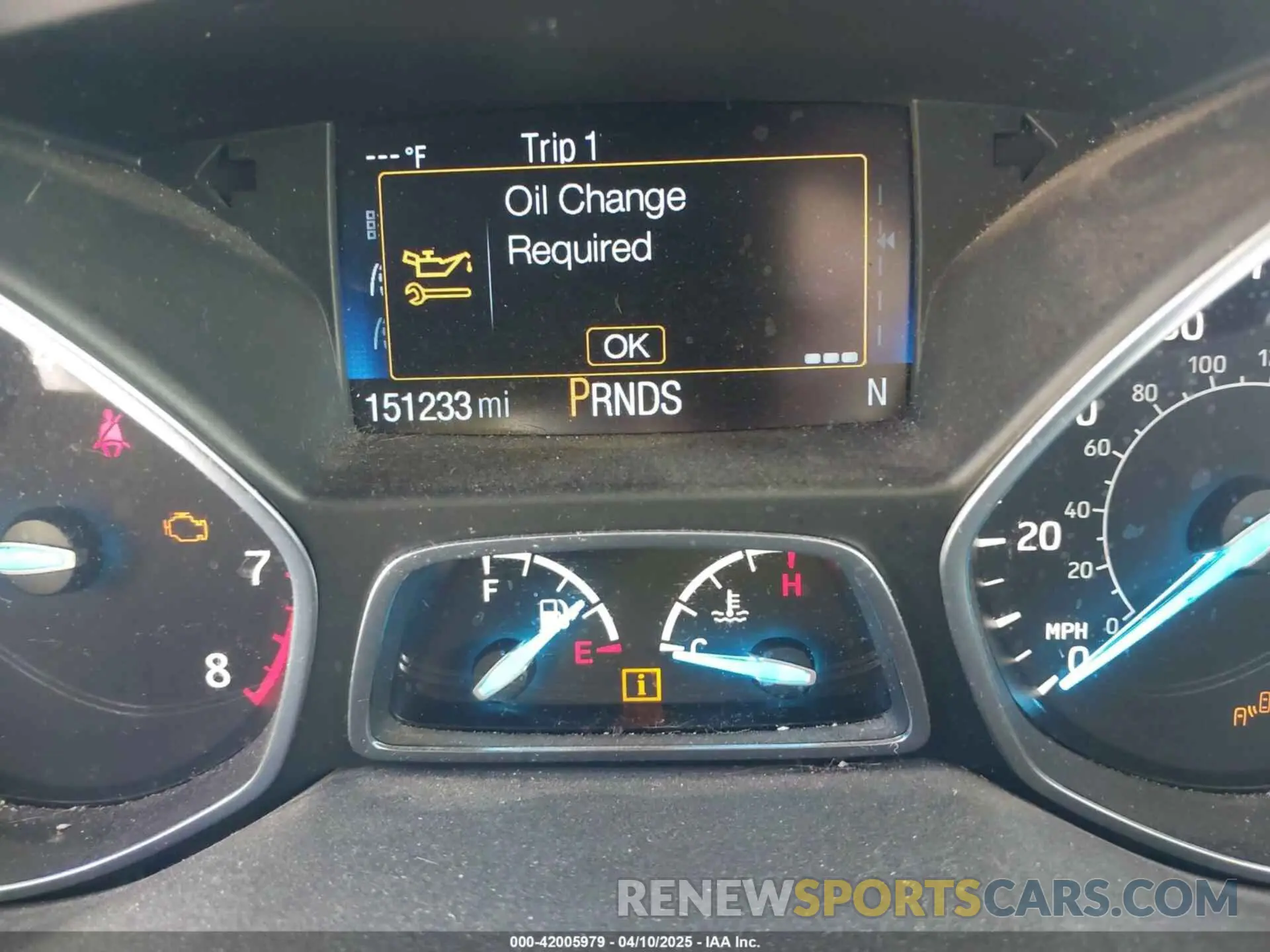 16 Photograph of a damaged car 1FMCU0GD5KUA56050 FORD ESCAPE 2019