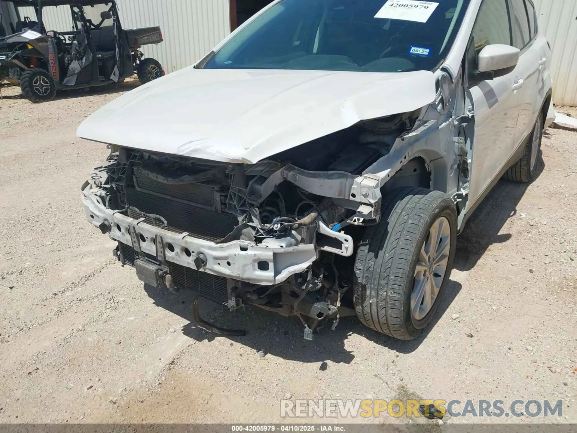 6 Photograph of a damaged car 1FMCU0GD5KUA56050 FORD ESCAPE 2019