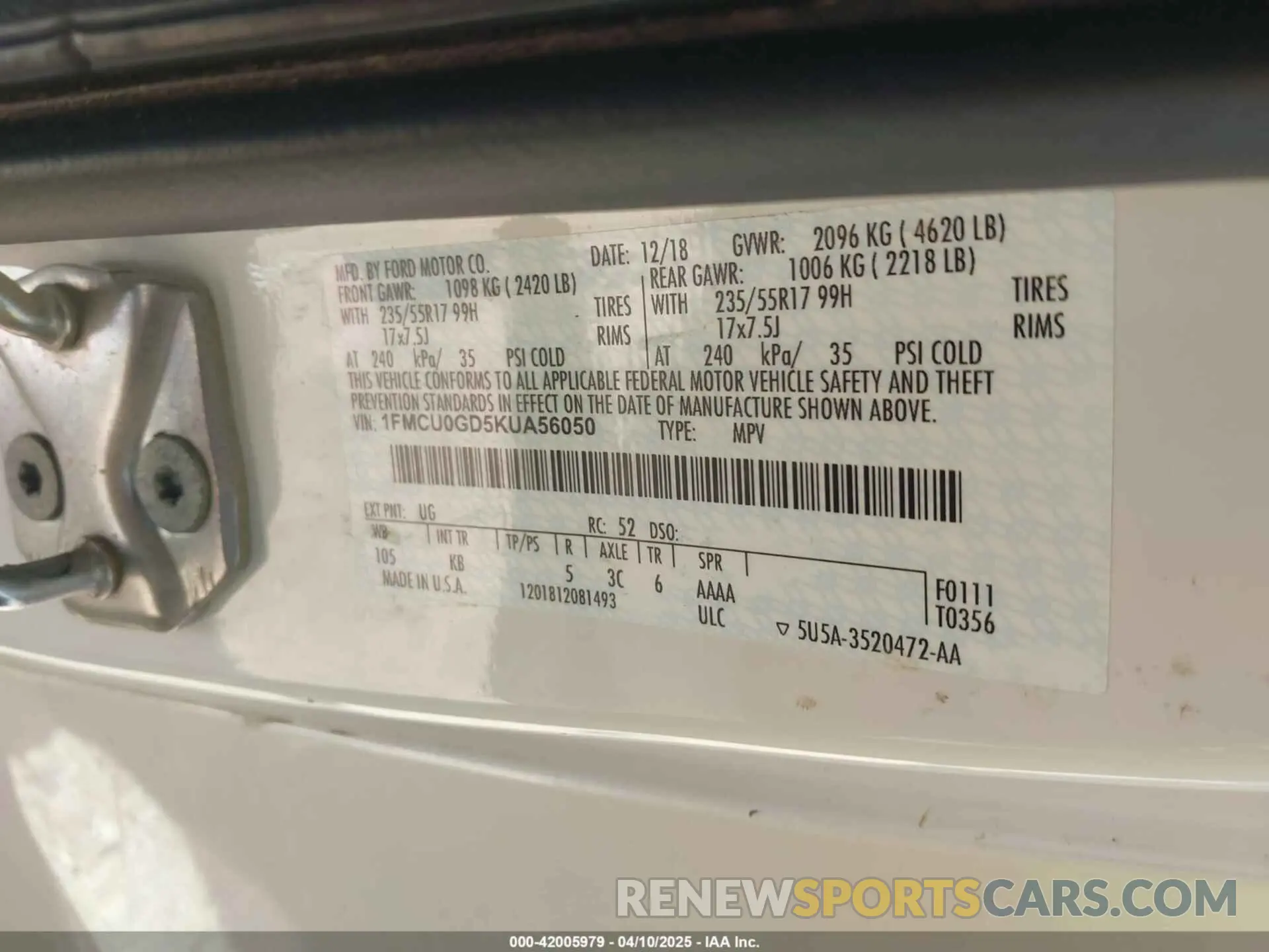 9 Photograph of a damaged car 1FMCU0GD5KUA56050 FORD ESCAPE 2019