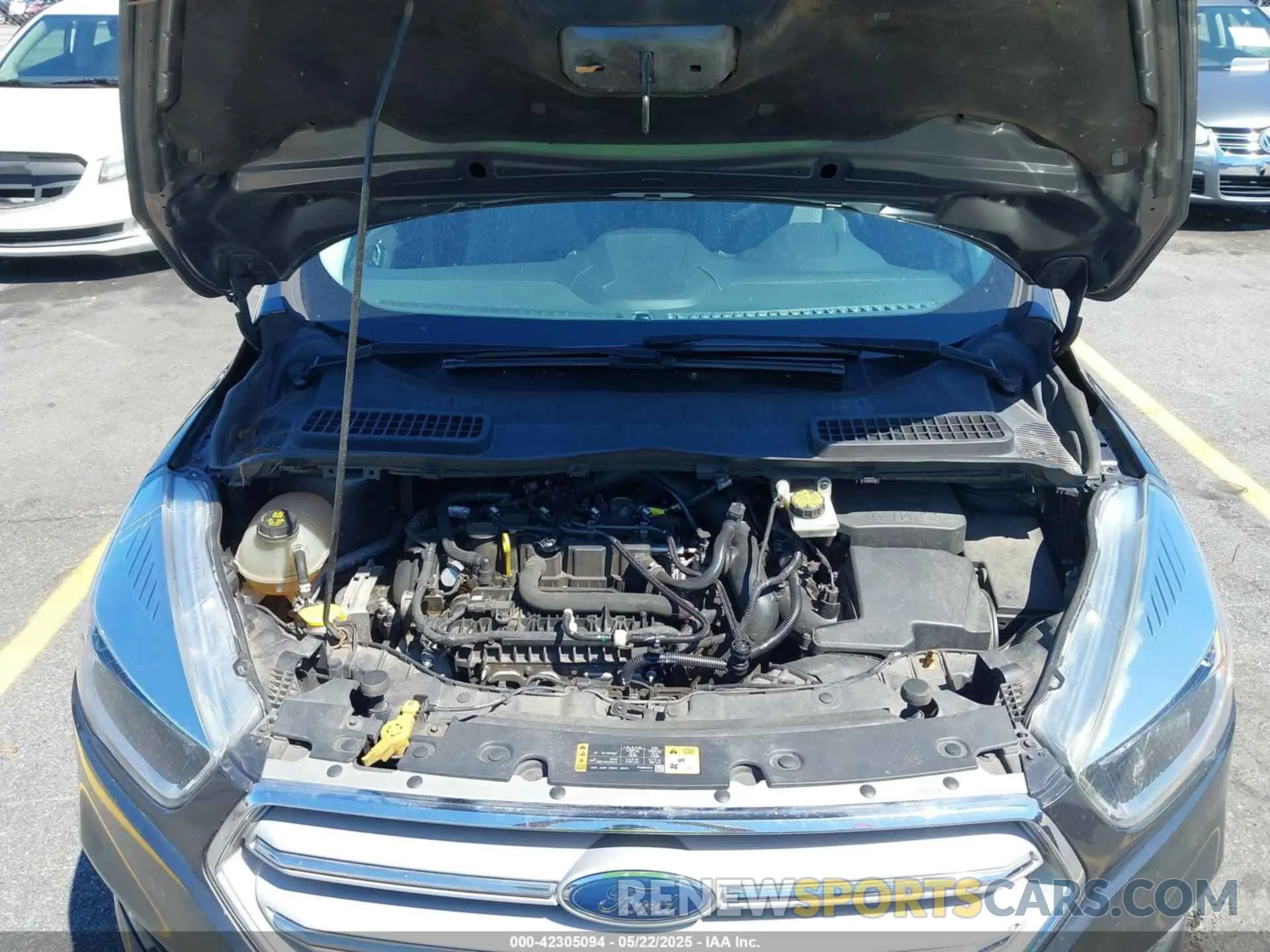 10 Photograph of a damaged car 1FMCU0GD5KUB19907 FORD ESCAPE 2019