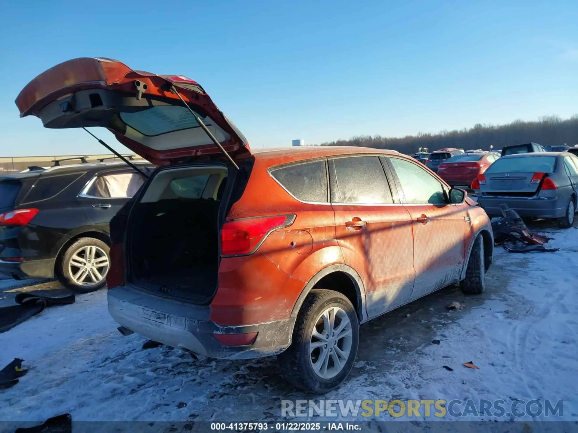 4 Photograph of a damaged car 1FMCU0GD5KUB23228 FORD ESCAPE 2019