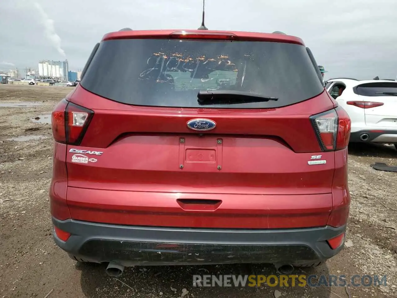 6 Photograph of a damaged car 1FMCU0GD5KUB24167 FORD ESCAPE 2019
