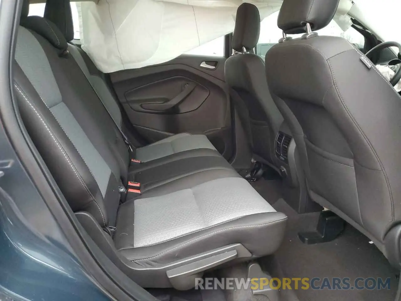11 Photograph of a damaged car 1FMCU0GD5KUB55466 FORD ESCAPE 2019