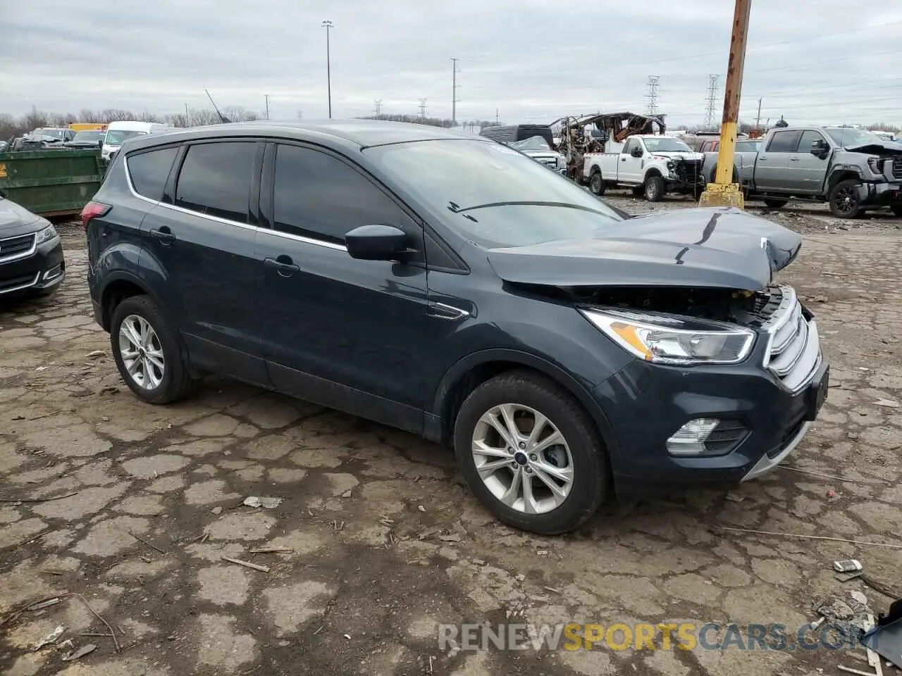 4 Photograph of a damaged car 1FMCU0GD5KUB55466 FORD ESCAPE 2019