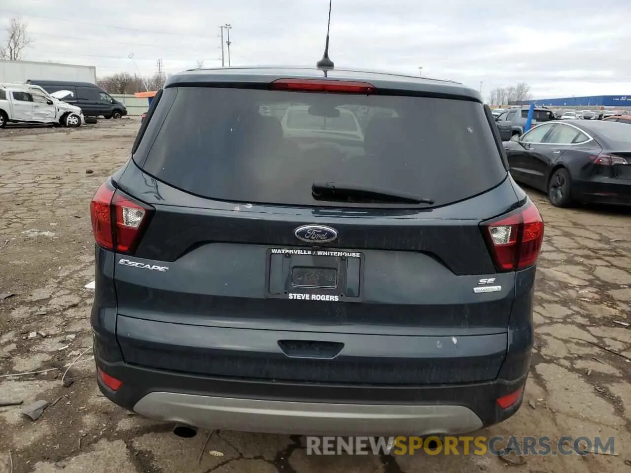 6 Photograph of a damaged car 1FMCU0GD5KUB55466 FORD ESCAPE 2019