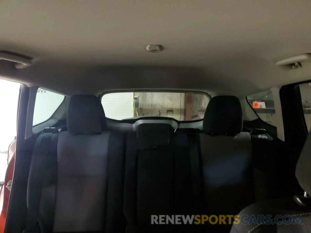 10 Photograph of a damaged car 1FMCU0GD5KUB97667 FORD ESCAPE 2019