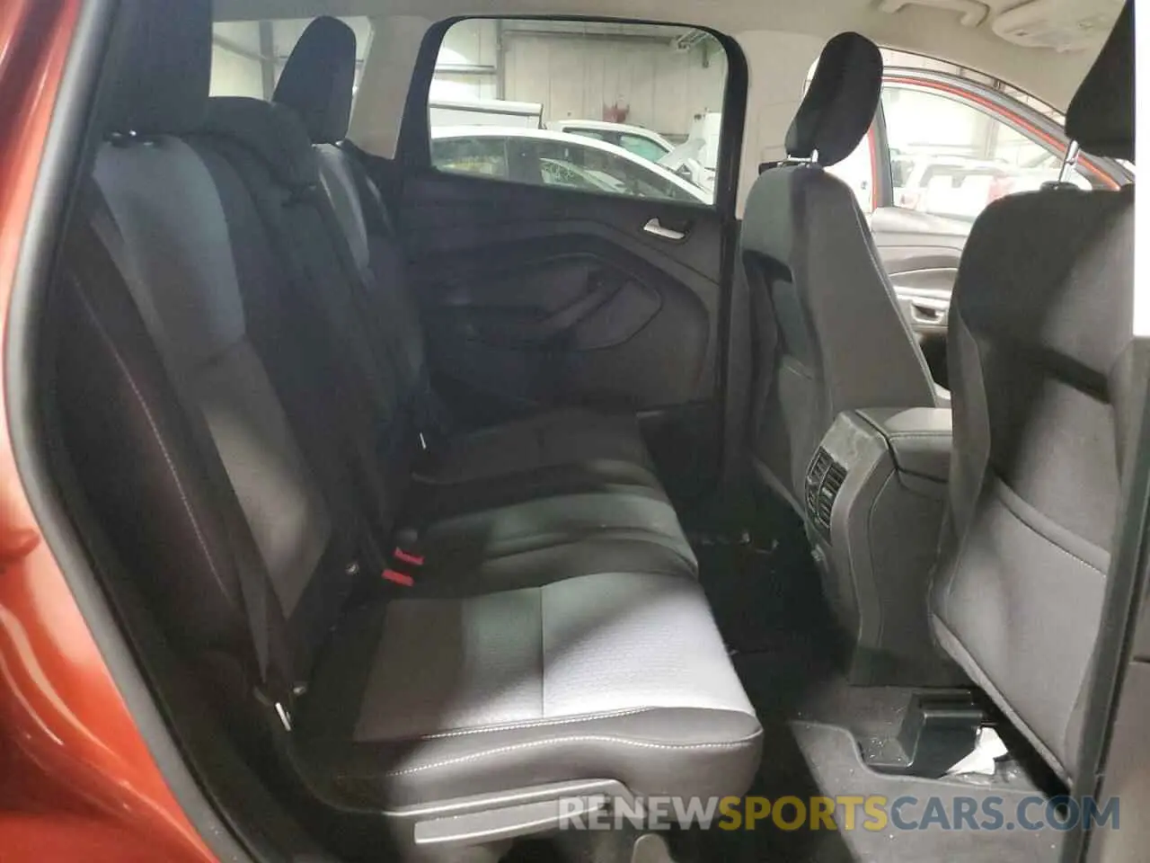 11 Photograph of a damaged car 1FMCU0GD5KUB97667 FORD ESCAPE 2019