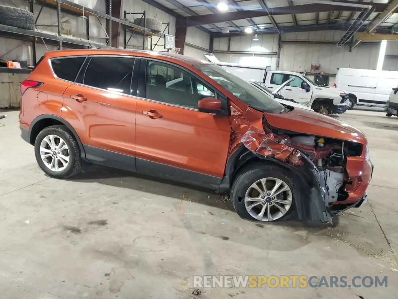 4 Photograph of a damaged car 1FMCU0GD5KUB97667 FORD ESCAPE 2019