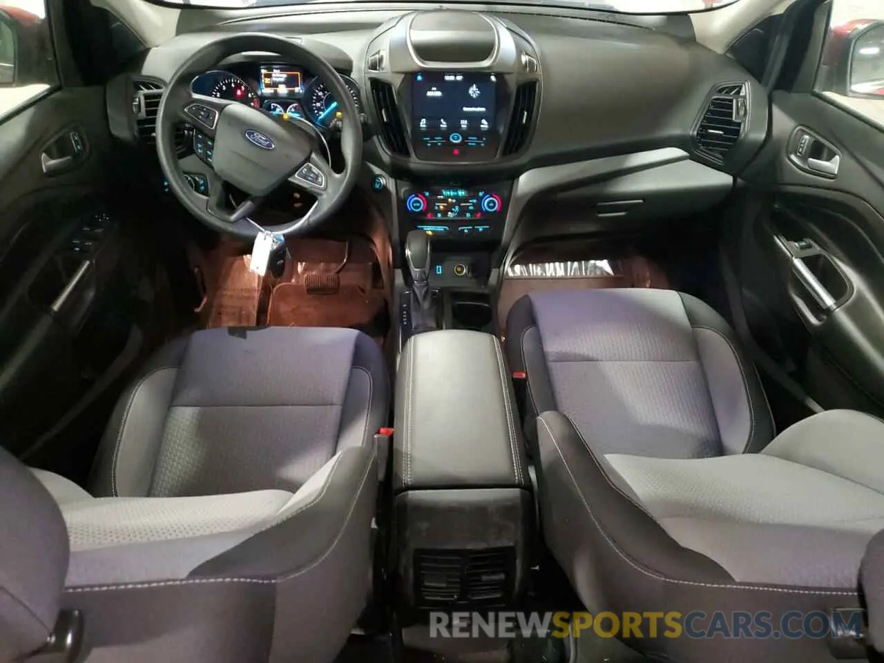 8 Photograph of a damaged car 1FMCU0GD5KUB97667 FORD ESCAPE 2019