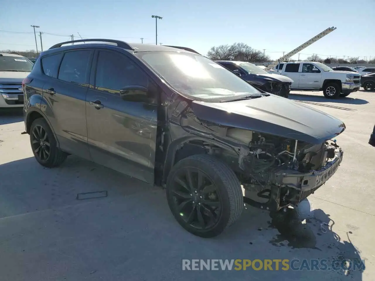 4 Photograph of a damaged car 1FMCU0GD5KUC02303 FORD ESCAPE 2019