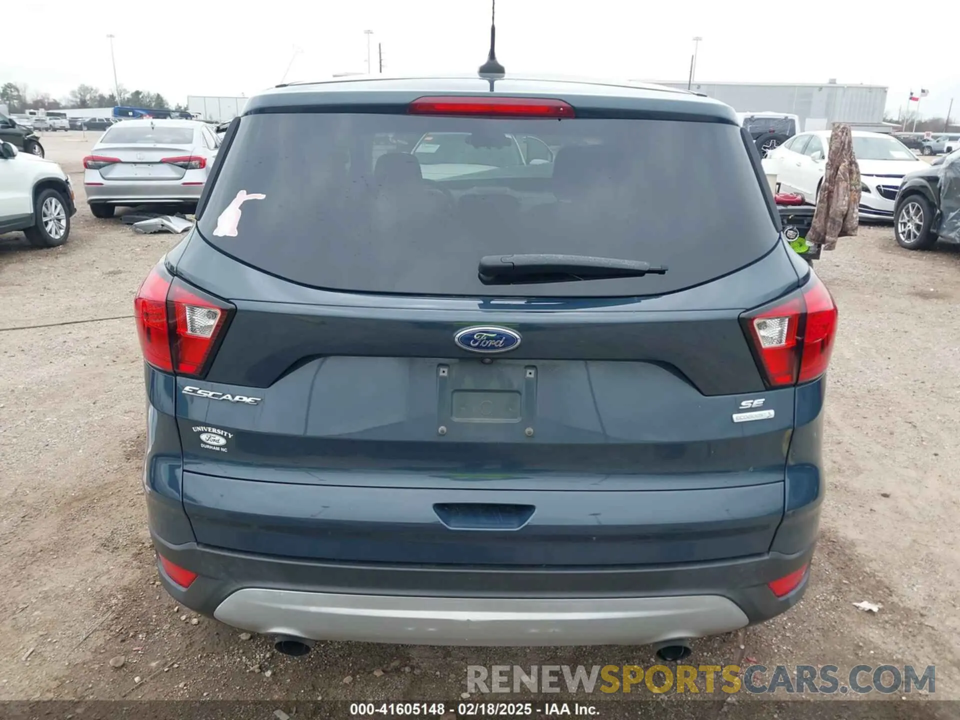 16 Photograph of a damaged car 1FMCU0GD5KUC19814 FORD ESCAPE 2019