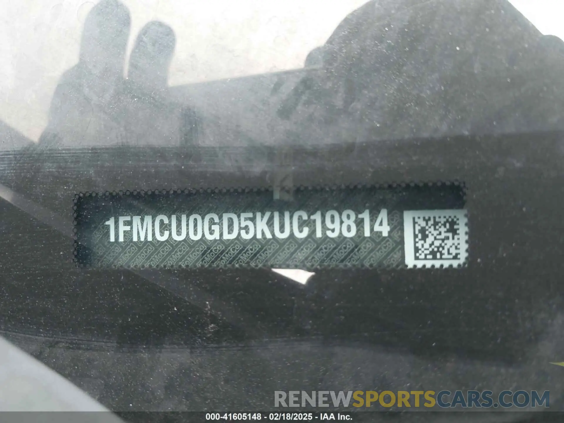 9 Photograph of a damaged car 1FMCU0GD5KUC19814 FORD ESCAPE 2019