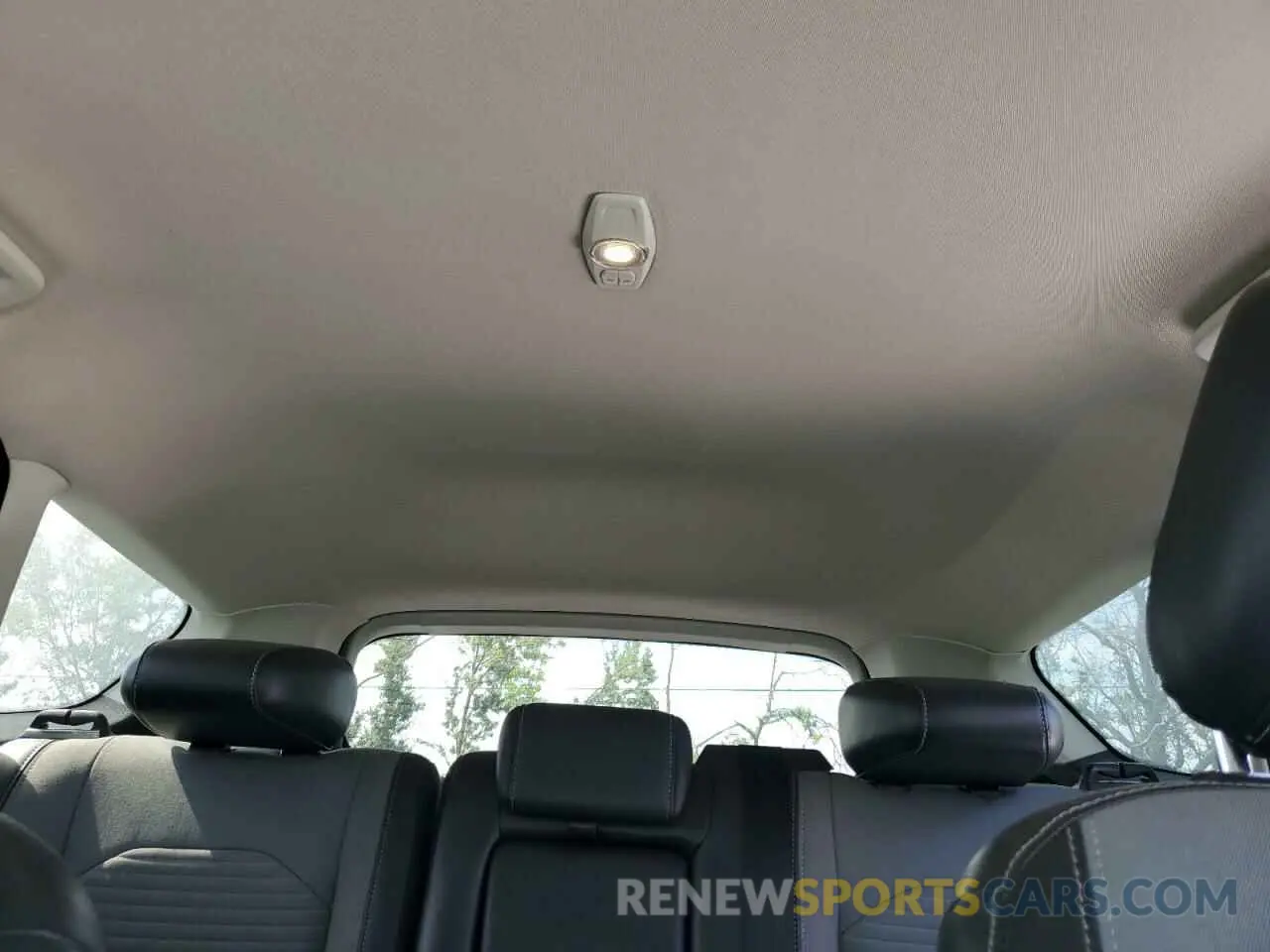 10 Photograph of a damaged car 1FMCU0GD5KUC20168 FORD ESCAPE 2019