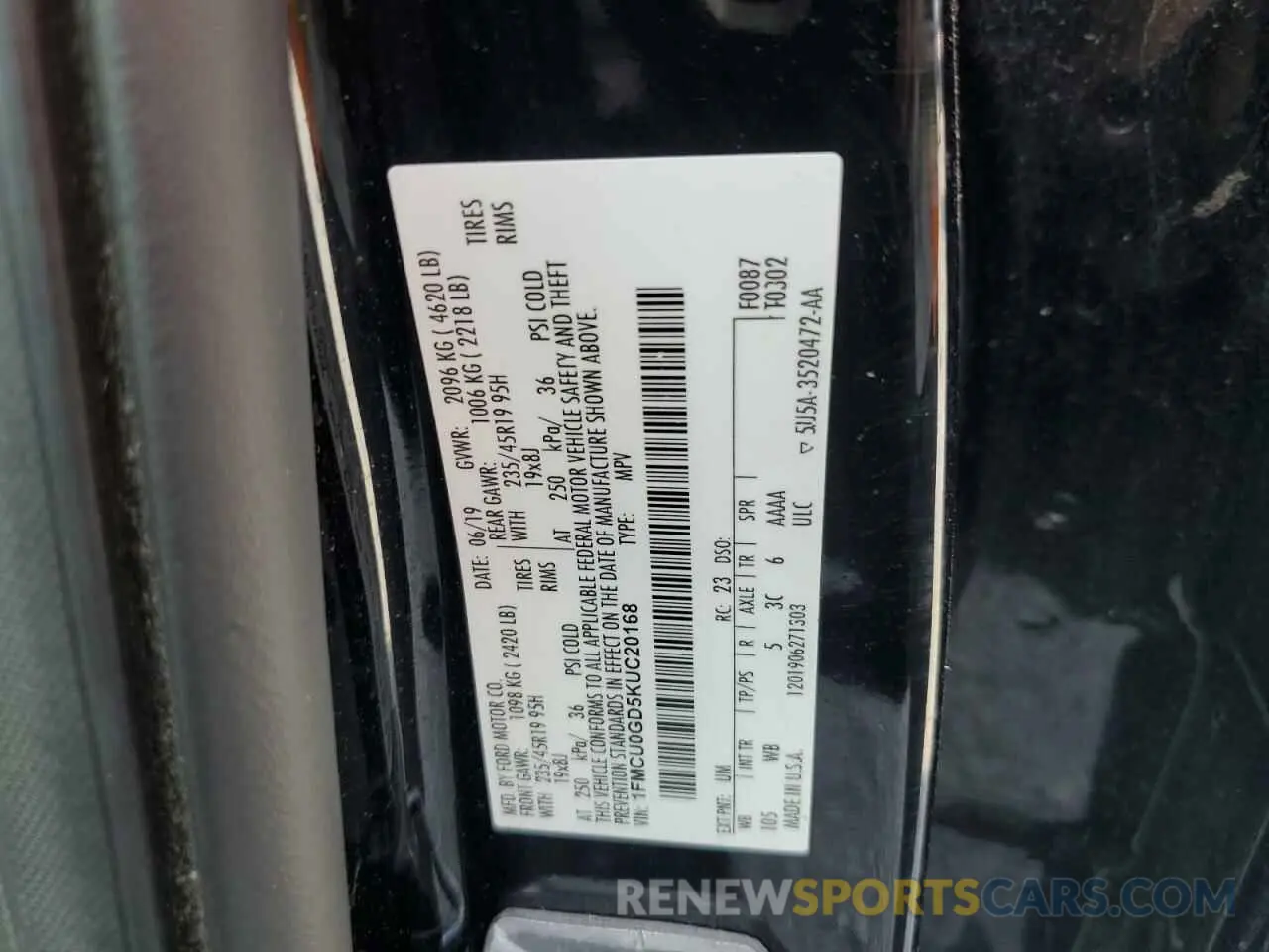 13 Photograph of a damaged car 1FMCU0GD5KUC20168 FORD ESCAPE 2019