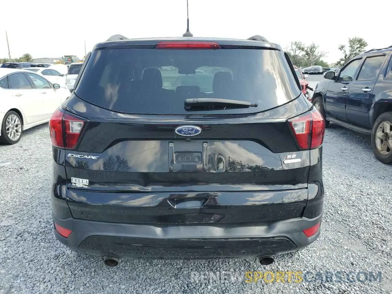 6 Photograph of a damaged car 1FMCU0GD5KUC20168 FORD ESCAPE 2019