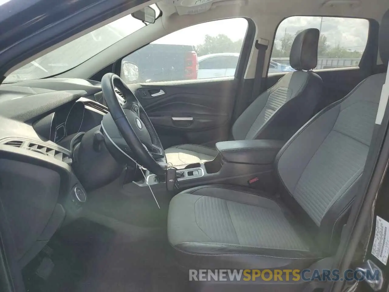 7 Photograph of a damaged car 1FMCU0GD5KUC20168 FORD ESCAPE 2019