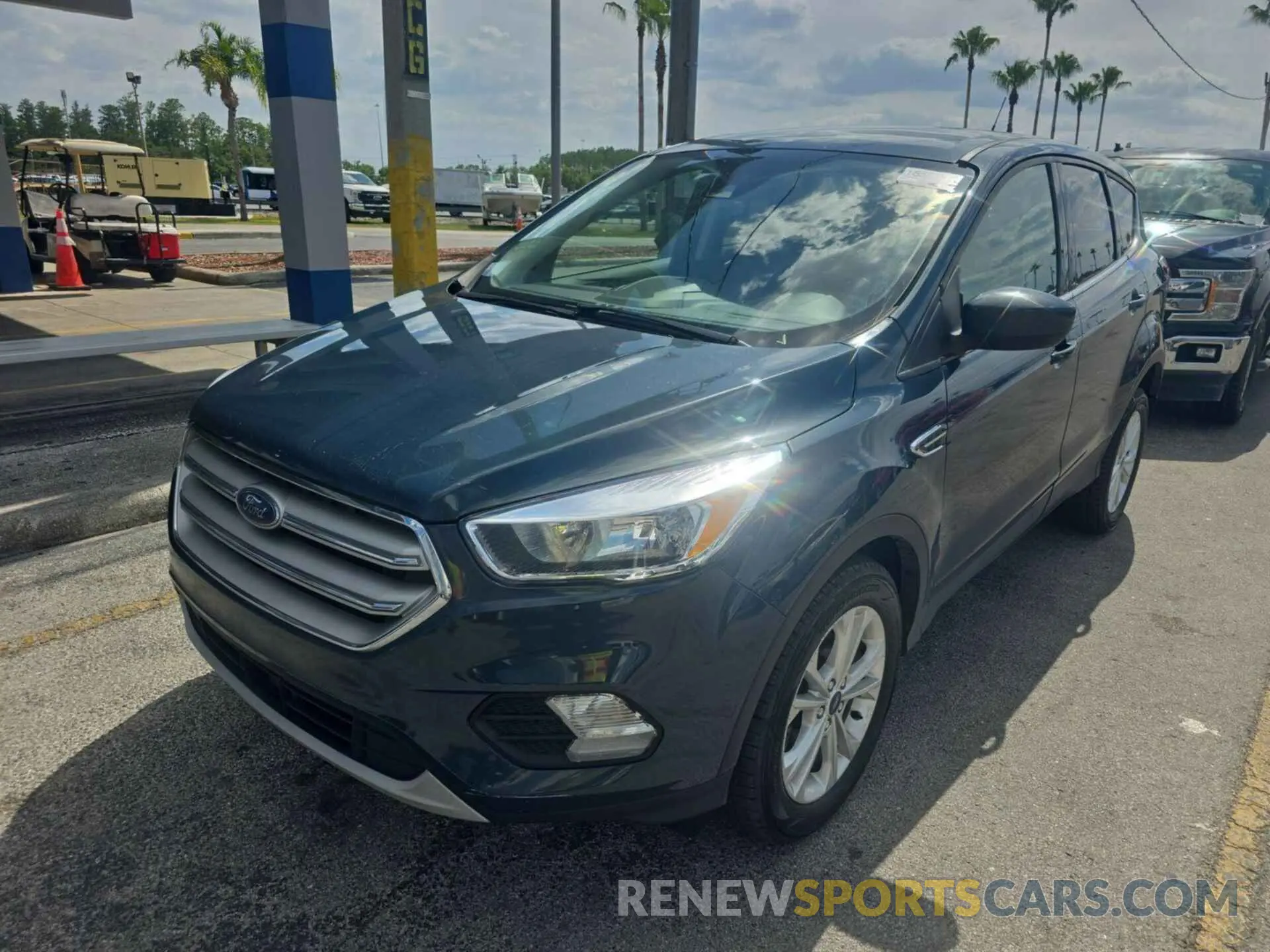 1 Photograph of a damaged car 1FMCU0GD5KUC46625 FORD ESCAPE 2019