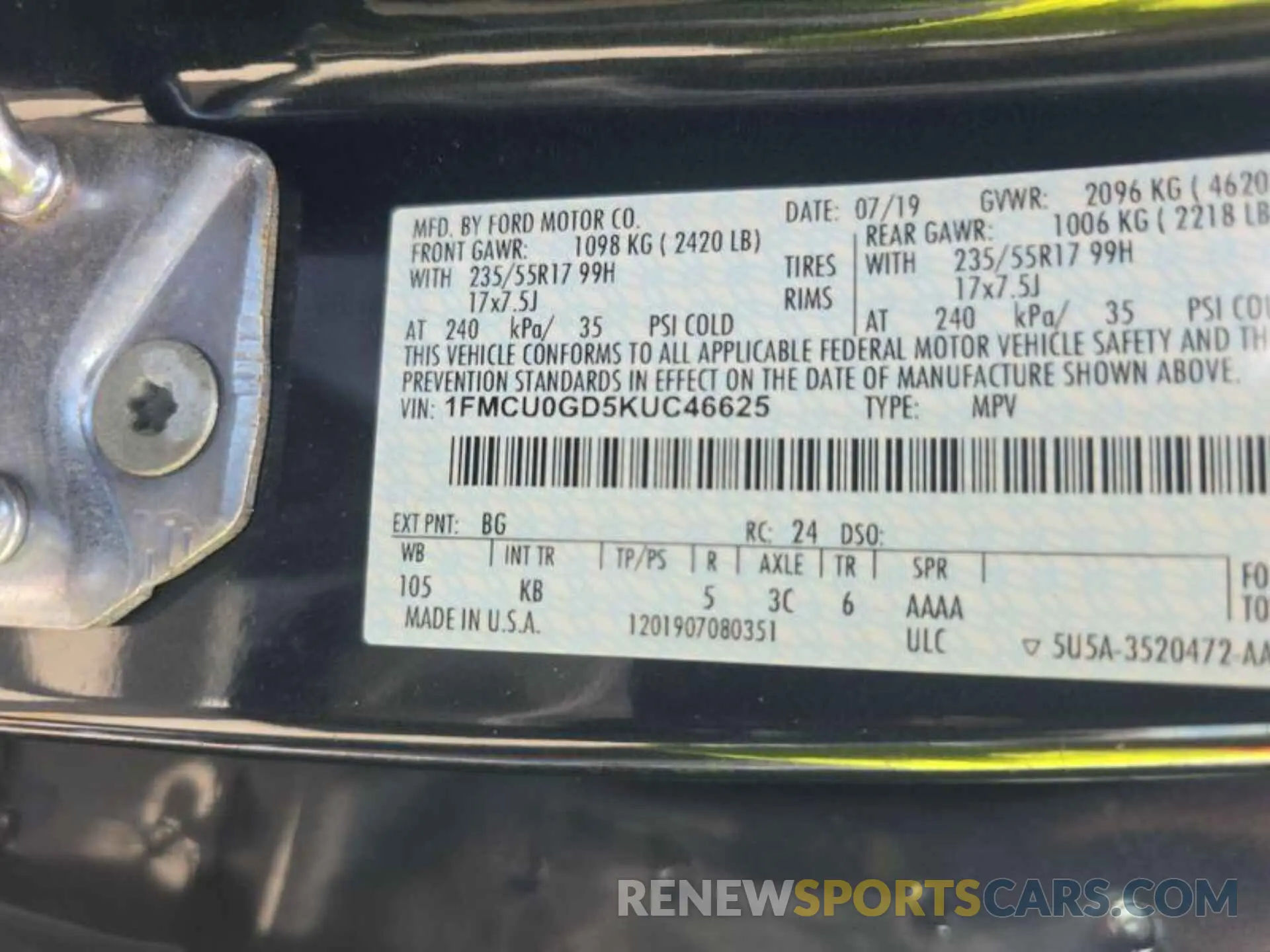 16 Photograph of a damaged car 1FMCU0GD5KUC46625 FORD ESCAPE 2019